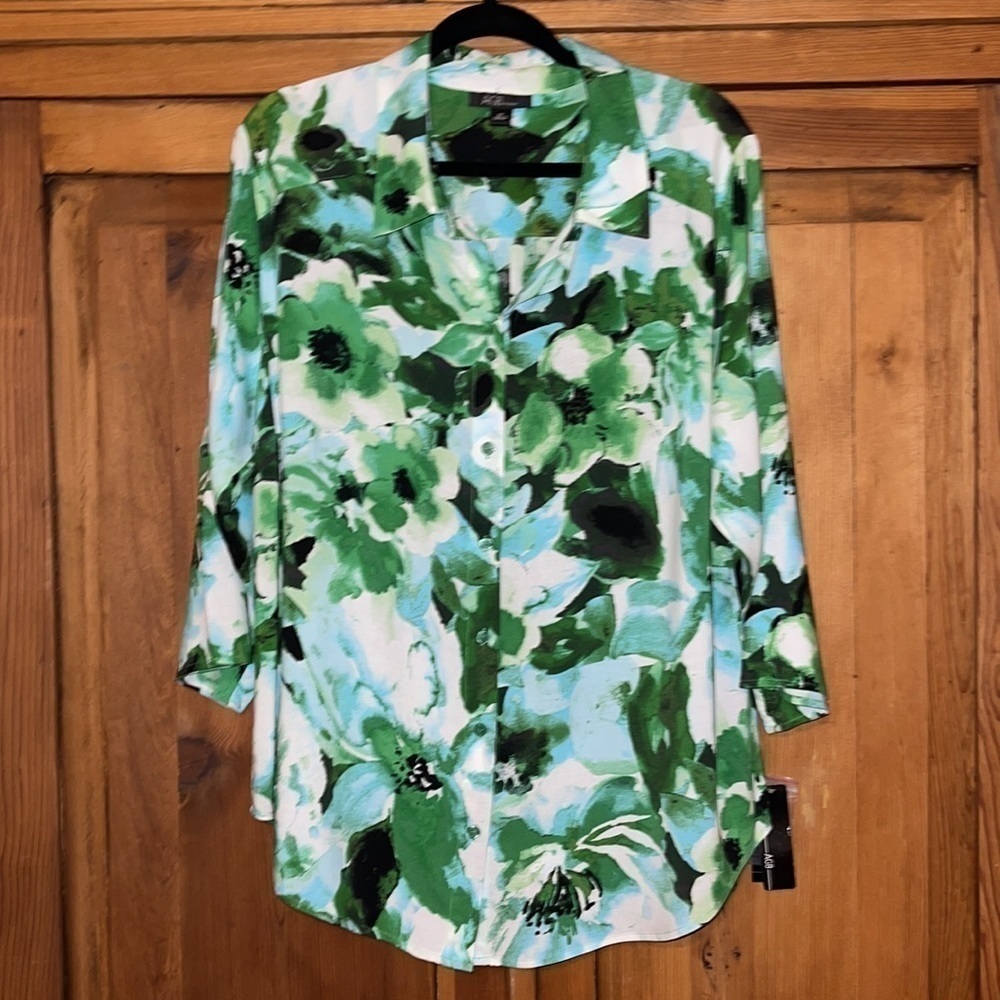 NWT AGB Woman Green & Blue Tropical Button down Blouse …